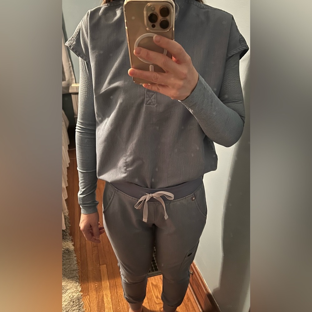 Figs Indigo scrub set w/ salta seamless in light blue bundle